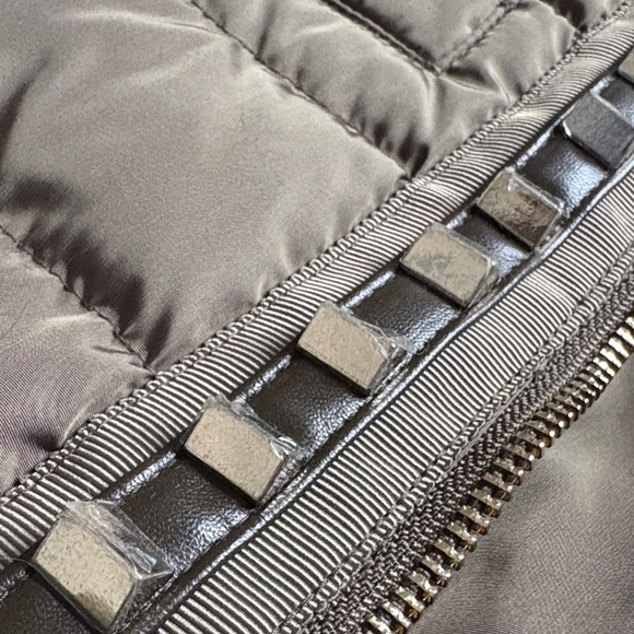 Women's Olive Puffer Jacket - Picture 8 of 9